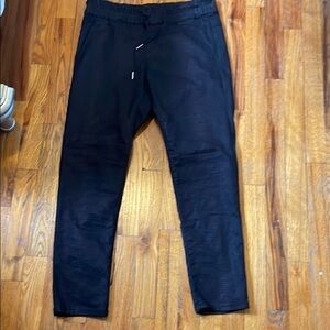 BEVY FLOG Black Capris Comfortable and Stylish